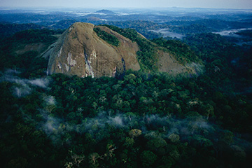 加蓬梅多紐機場三字代碼(MDV),梅多紐機場(Medouneu airport)四字碼,加蓬機場三字碼查詢
